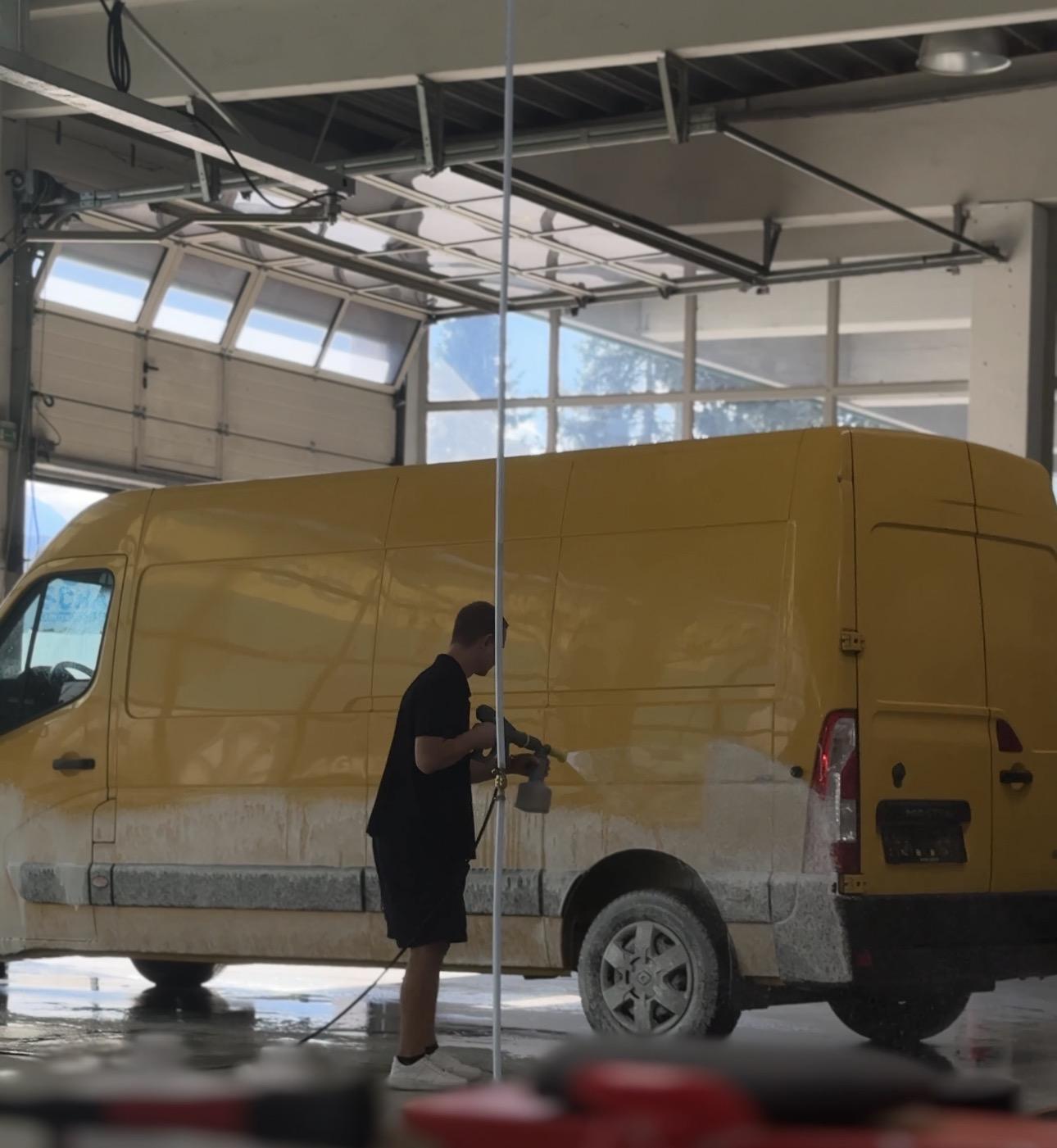 AUREUM Premium Car Detailing – Snowfoam Behandlung